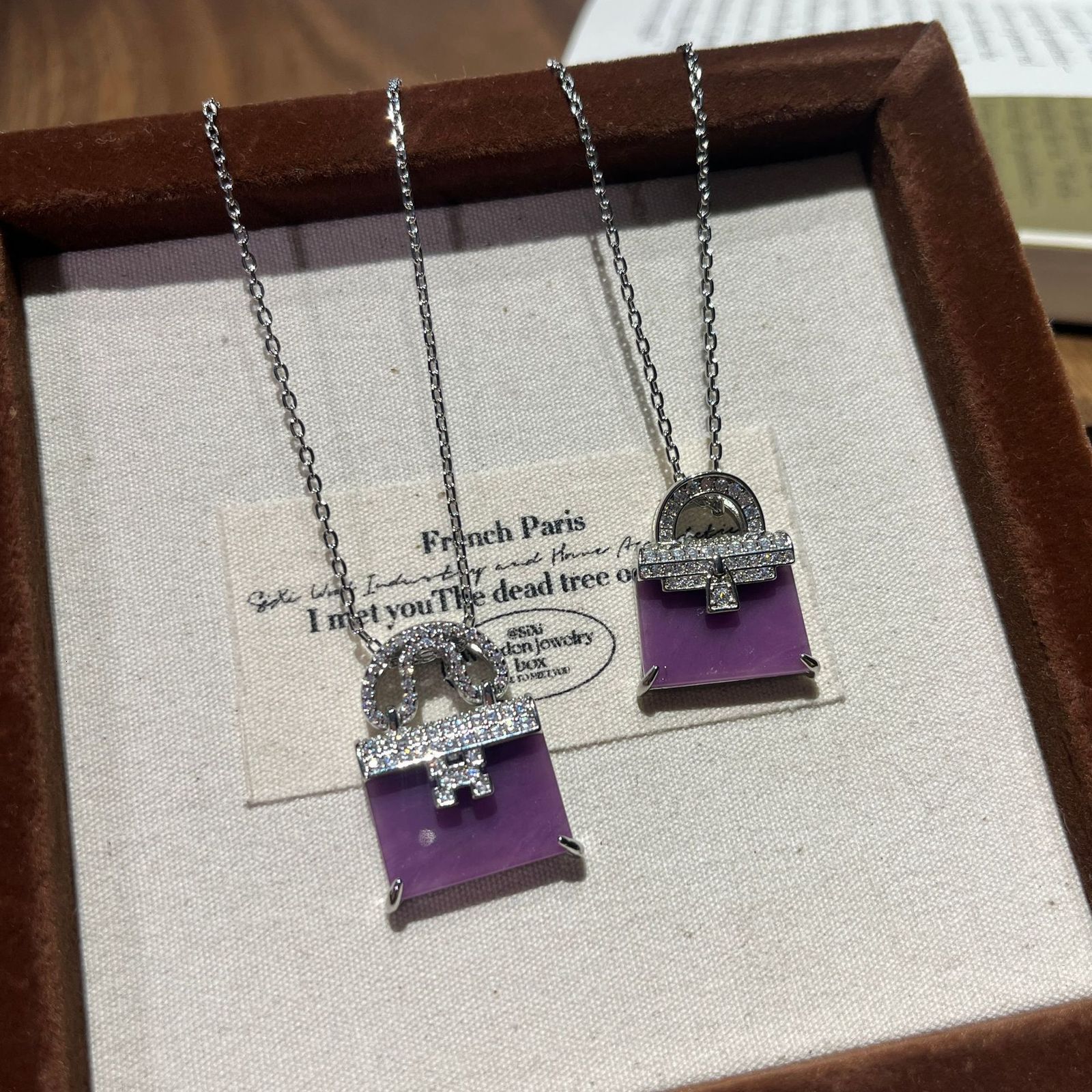 French Style Light Full Diamond Violet Bag Necklace Double-Sided Wearable Exquisite High-End Collarbone Chain 250710