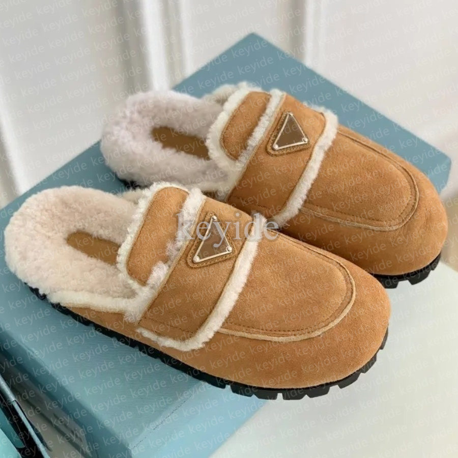 Women Designer Sandals Flat Comfort Clog Fluffy Sandals Women Round Toe Wool Slippers Trendy Fluffy Slippers Suede Flat Casual Mule Shoes Luxury Designer Fur Slides