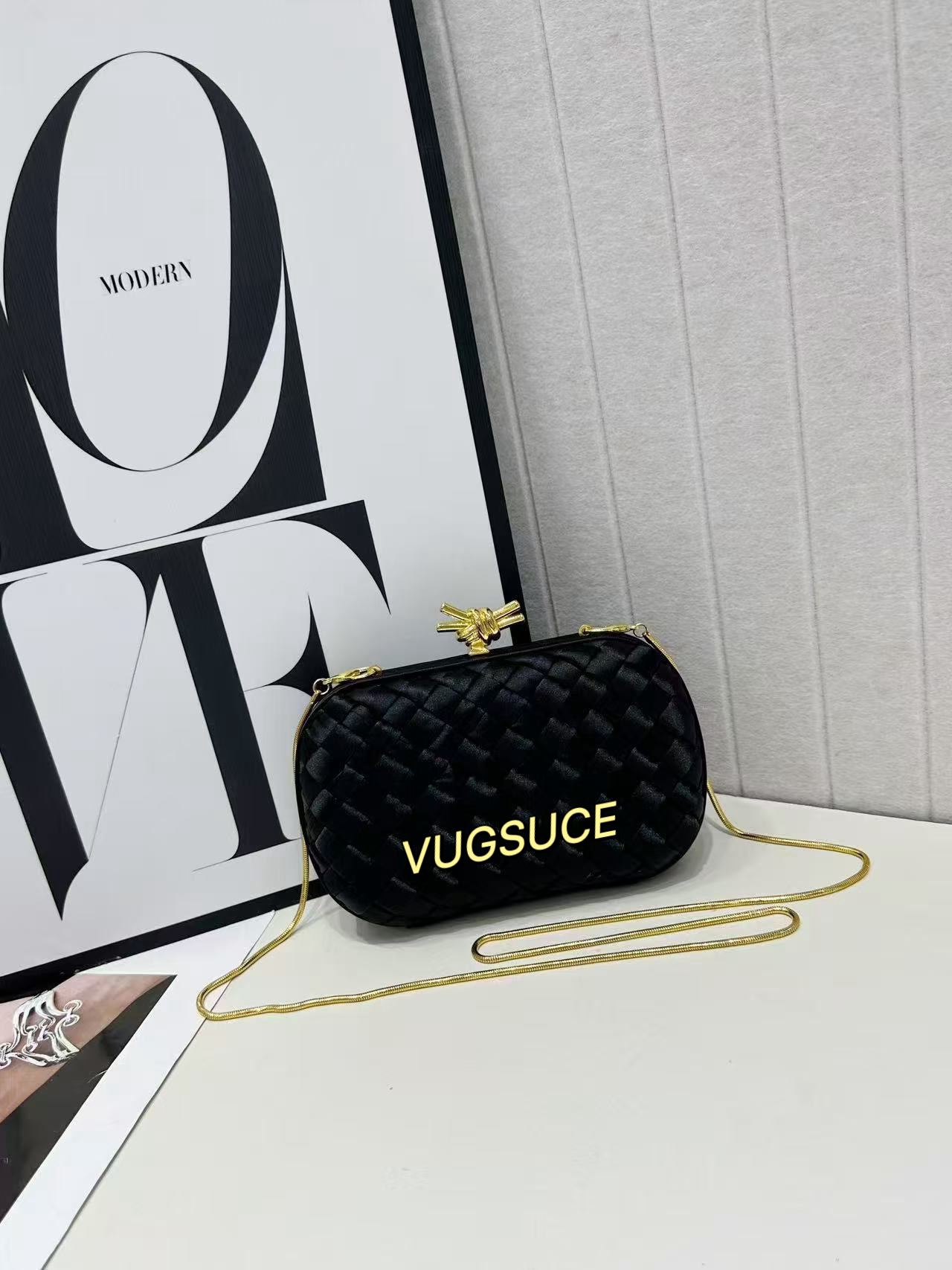 Designer Bag Luxury Bag Shoulder Bag New Women's Bag B Woven bag grab bag dinner bag Hand woven bag knitting bag 13*6cm Practical and high-qualit