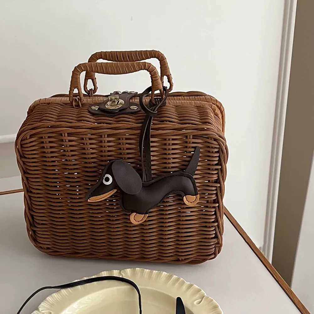 Classic Cute Leather Puppy Dog Keychain Pendant Lovely Dachshund Bag Charm Phone Pendant Mens Car Key Ring Jewelry Accessories y250710