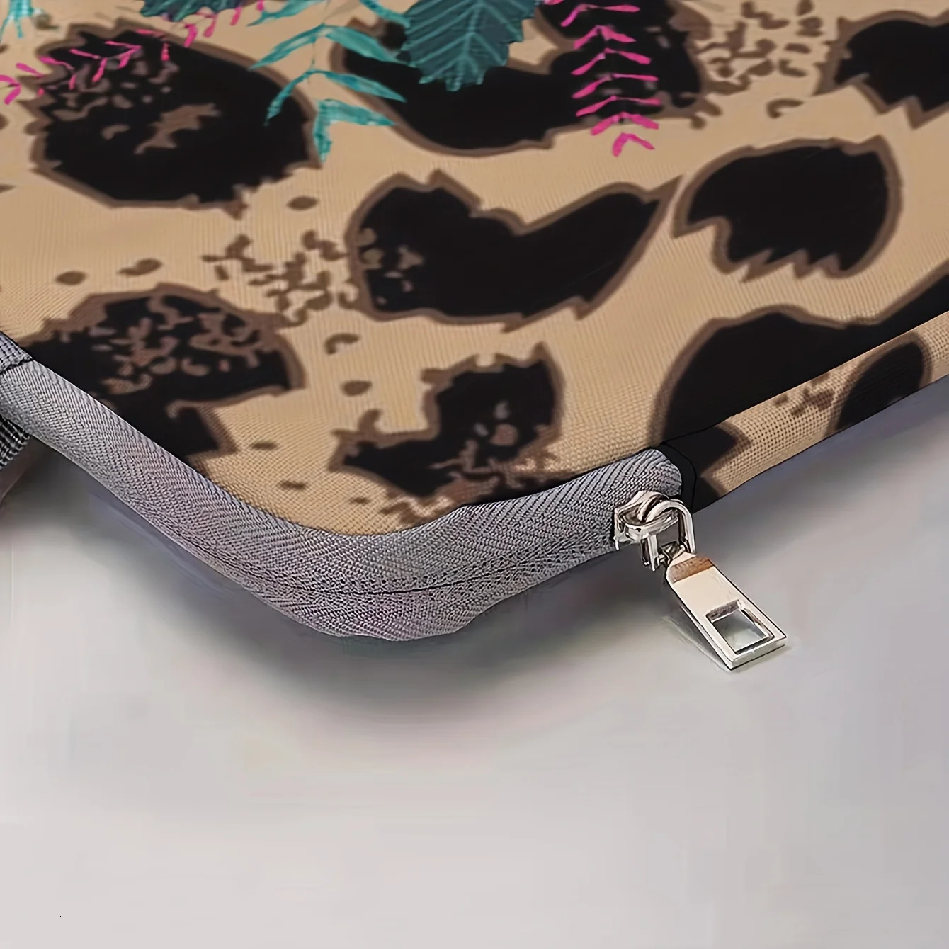 One piece set two styles tiger patterned laptop bag and briefcase suitable for 14 inch laptops 250710