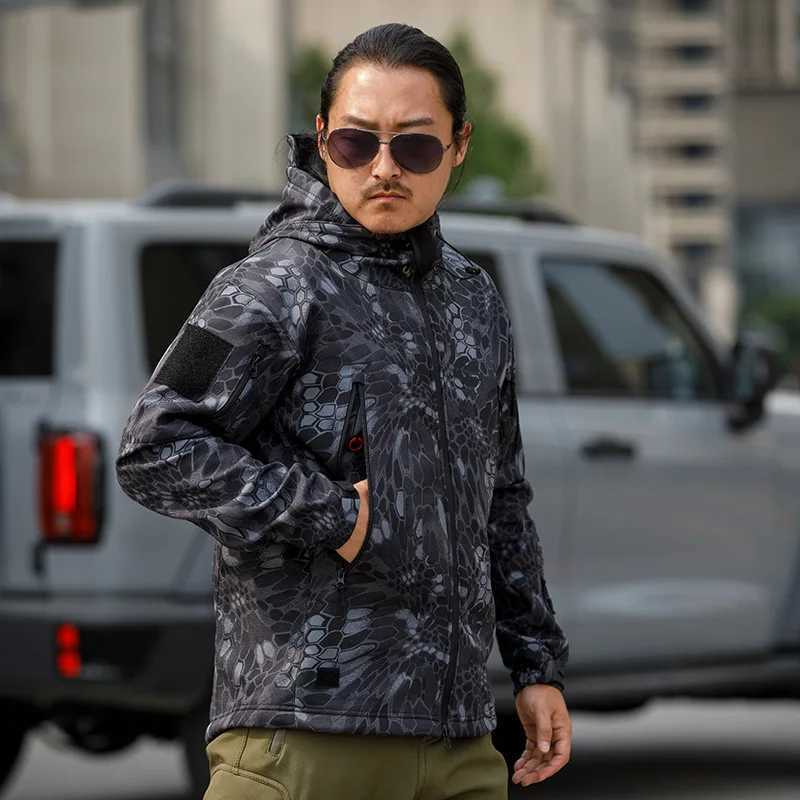 Sharkskin Soft-shell Hard Shell Camouflage Jacket Fleece Thick Tactical Suit Hooded Coat Manufacturers Handsome Outdoor Jacket W250711