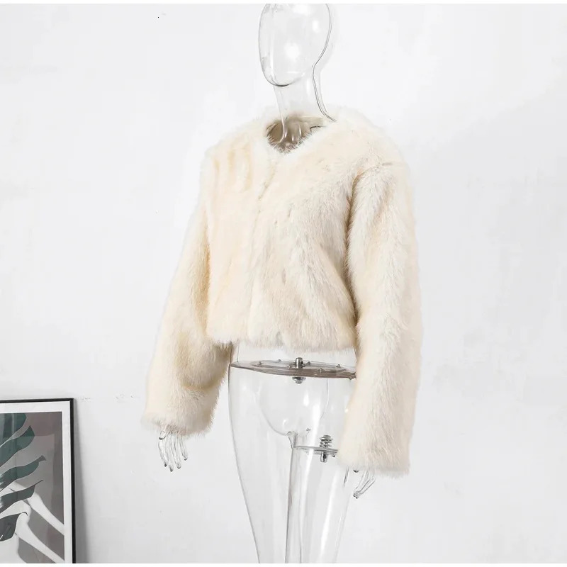2025 Coat Fashion Cropped Faux Fur Coat Women Winter Cool Girls Fluffy Short Fur Jacket Streetwear Chic Jackets 250709