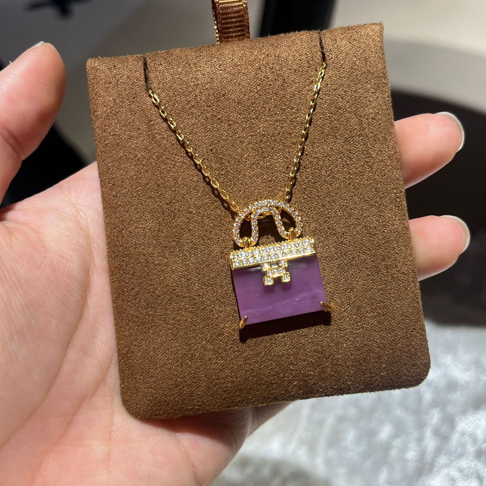 French Style Light Full Diamond Violet Bag Necklace Double-Sided Wearable Exquisite High-End Collarbone Chain 250710