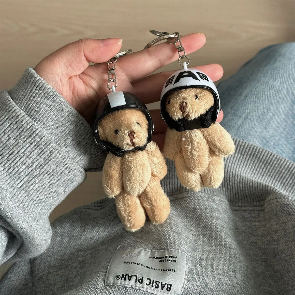 ZAKOL Cute Helmeted Bear Charm Keychains Y2K Plush Ornament Pendant Car Keyring Backpack Decoration Bag Charm Jewelry 250708
