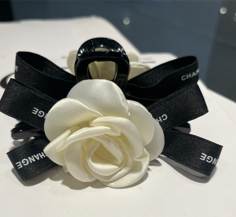 Hair Claw for Women French Style High-End Feel Internet Celebrity Hair Clip Elegant and Fairy-Like Large Hairpin for the Back of the Head Hair Accesso