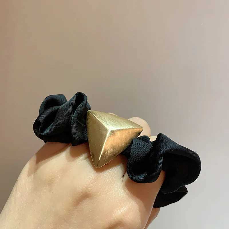 Black Scrunchies Geometric Metal Gold Color Hair Ties Elegant Silk Elastics Hair Band Solid Color Scrunchies for Women and Girls Y250711