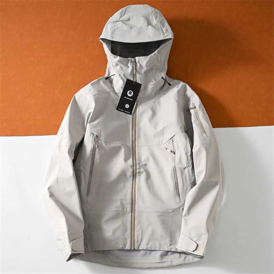 Outdoor Waterproof and Windproof Soft Shell Mountaineering Jacket Camping Hiking Skiing Running Clothes Coat Windbreaker Jackets W250711