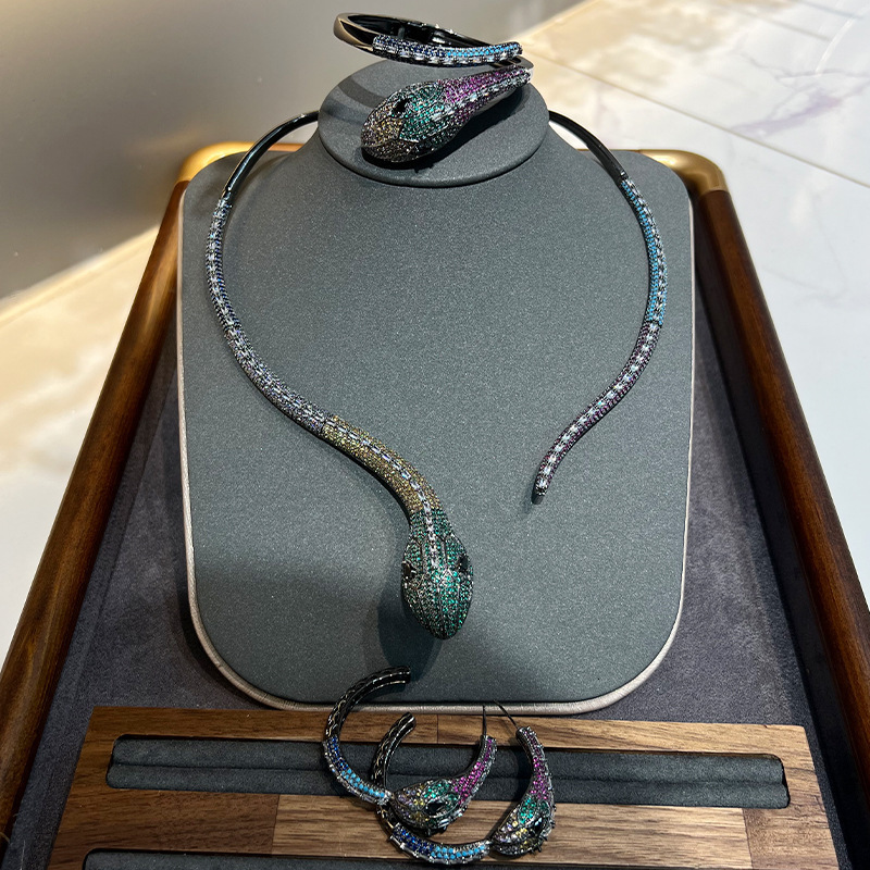 Spirit Snake High-end Heavy Jewelry Set French Fashion Show Zircon Inlaid Rhodium Plated Bracelet Ring Snake Year Necklace250711
