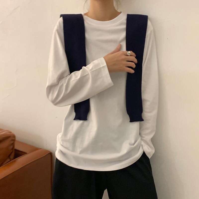 White Base Shirt Women, Autumn New Korean Style Fashionable Inner Wear, Solid Color Long Sleeve T-Shirt For Students, Trendy Women's Fashion B5