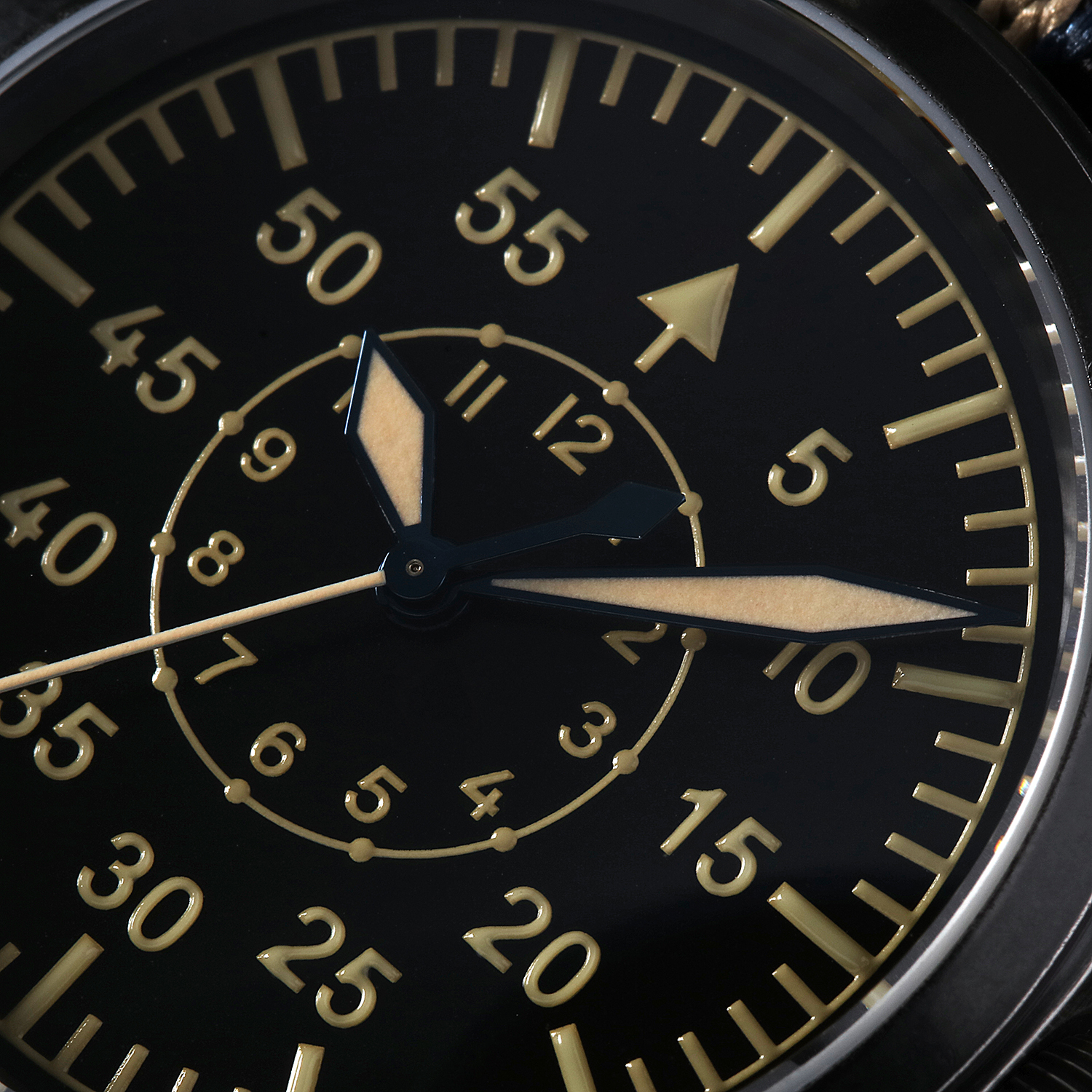 VH31 Quartz Movement Pilot Watch with Type-A or Type-B do the old black 38mm Case Waterproof 100M Sapphire