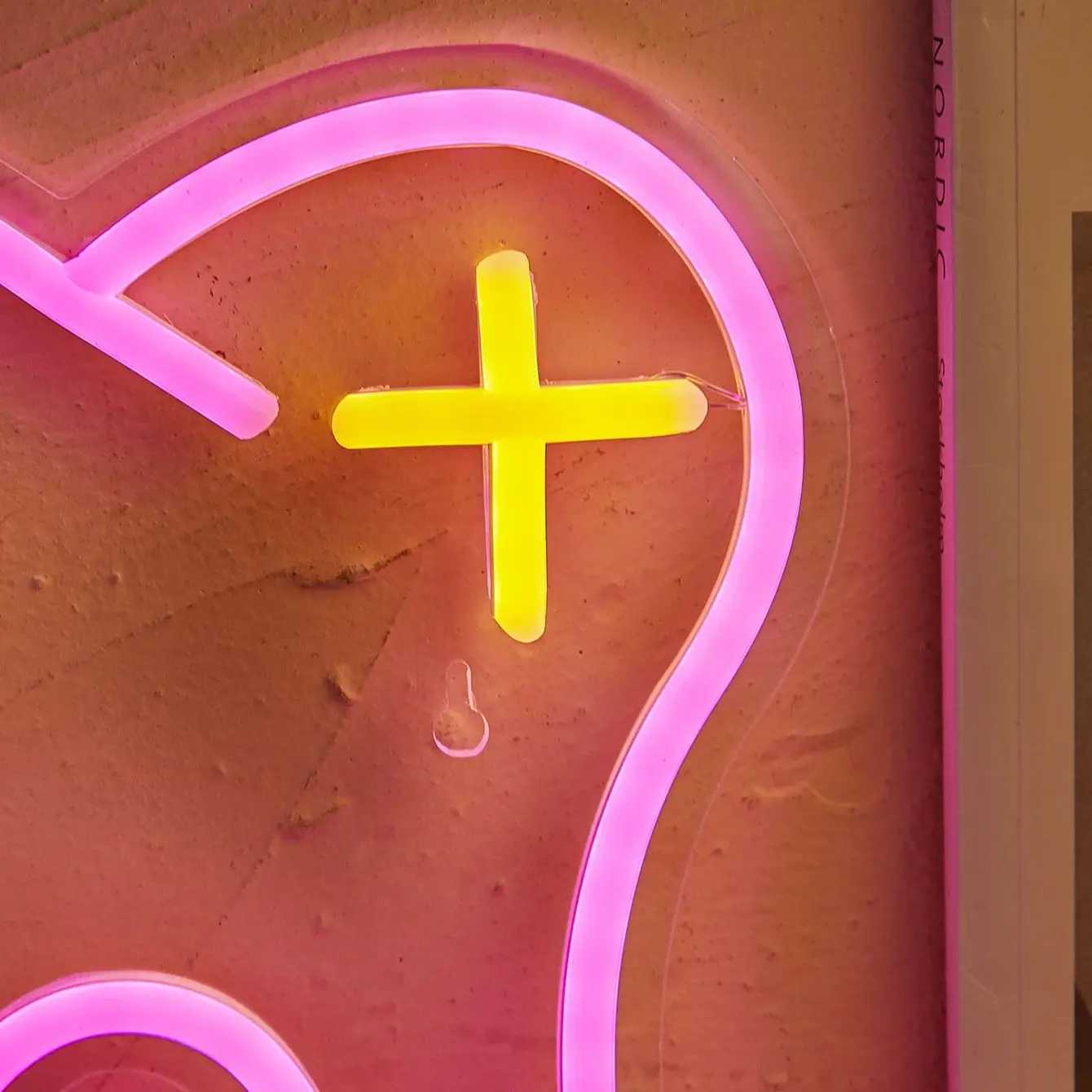 Chi-Buy LED Neon Tooth USB Powered Neon Signs Night Light 3D Wall Art Game Room Bedroom Party Decor Lamp SignsXJ250710