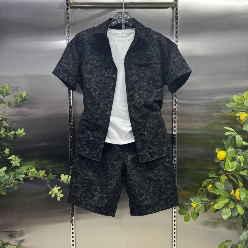 New Summer Floral Print Shirt Set for Men, Collared Lightweight Short Sleeve Two Piece Outfit with Embossed Shorts, Casual Wear