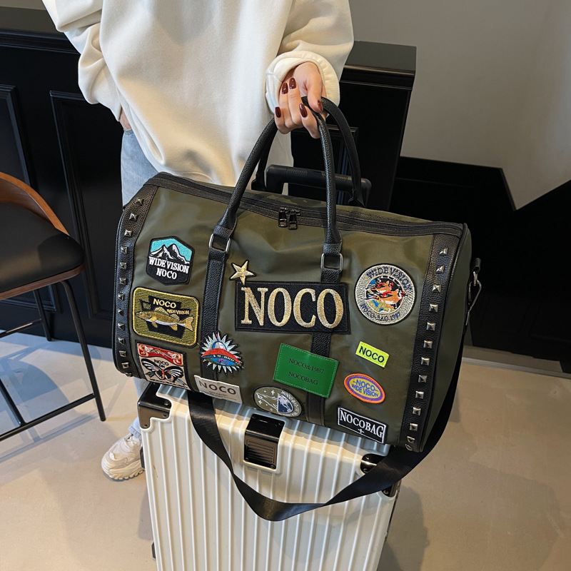 Gym-goer 2025 new Fashion Rivet Badge Luggage Storage Bag for Business Trips and Travel Large-capacity Handheld Outdoor Sports and Fitness Bag Single-