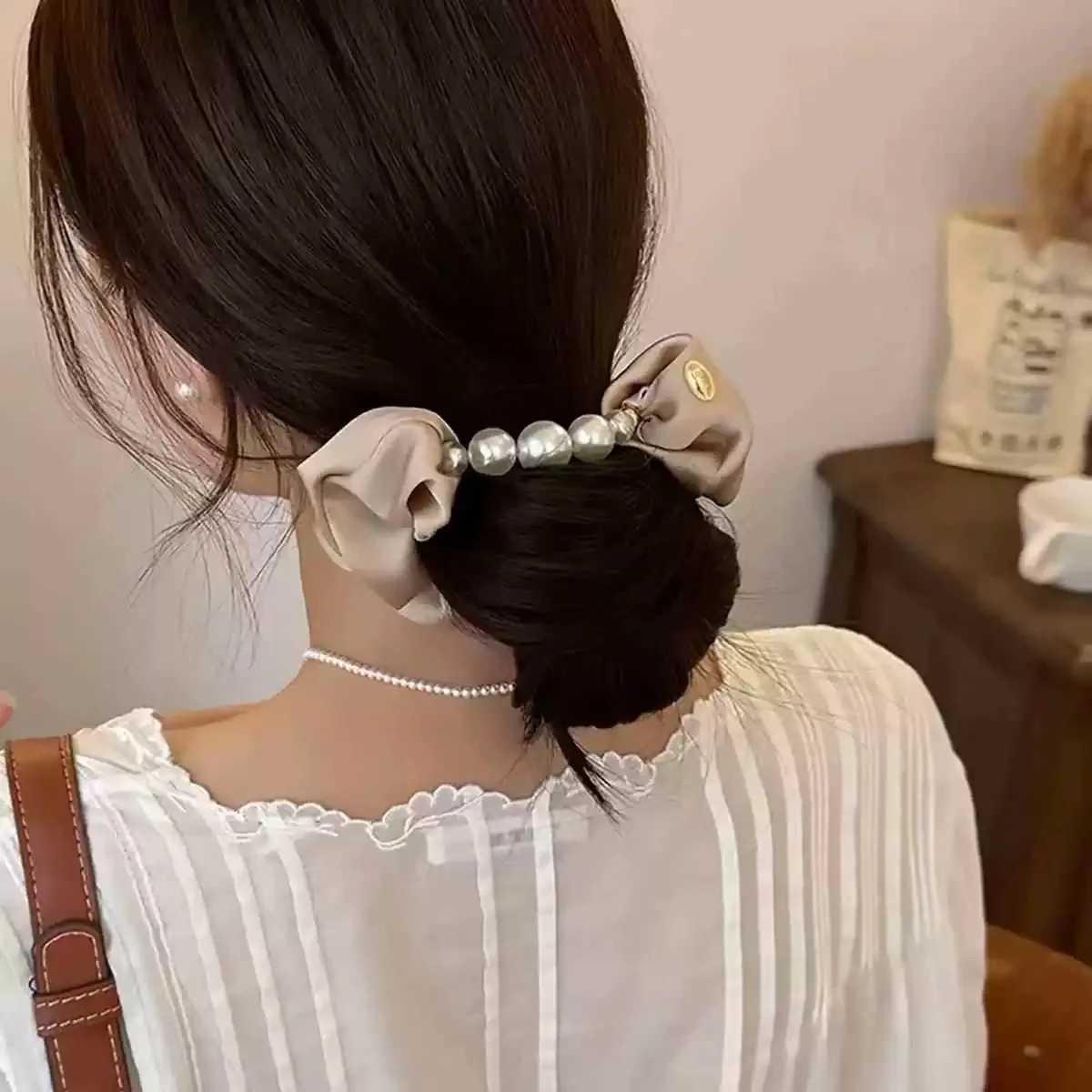 Women Pearl Ornament Satin Hair Scrunchies Elegant Solid Color Hair Tie Elastic Headband Korean Style Ponytail Hair Accessories Y250711