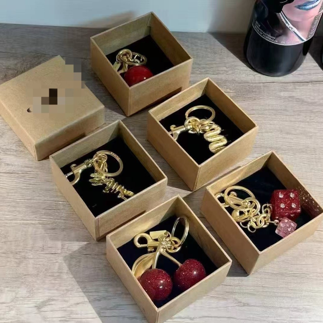 Designer Keychains With Box Lanyards Cherry Bag Charm Women Key Rings keychain For Christmas Gift Bag Pendants