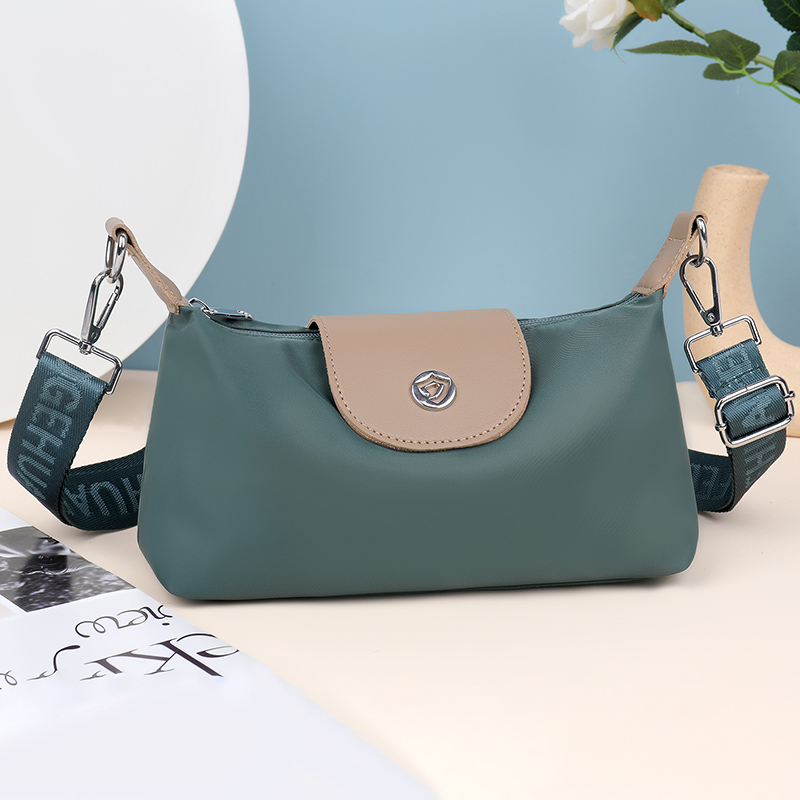Contrasting color stitched nylon loafie bag - A simple style women's crossbody bag for daily commuting.