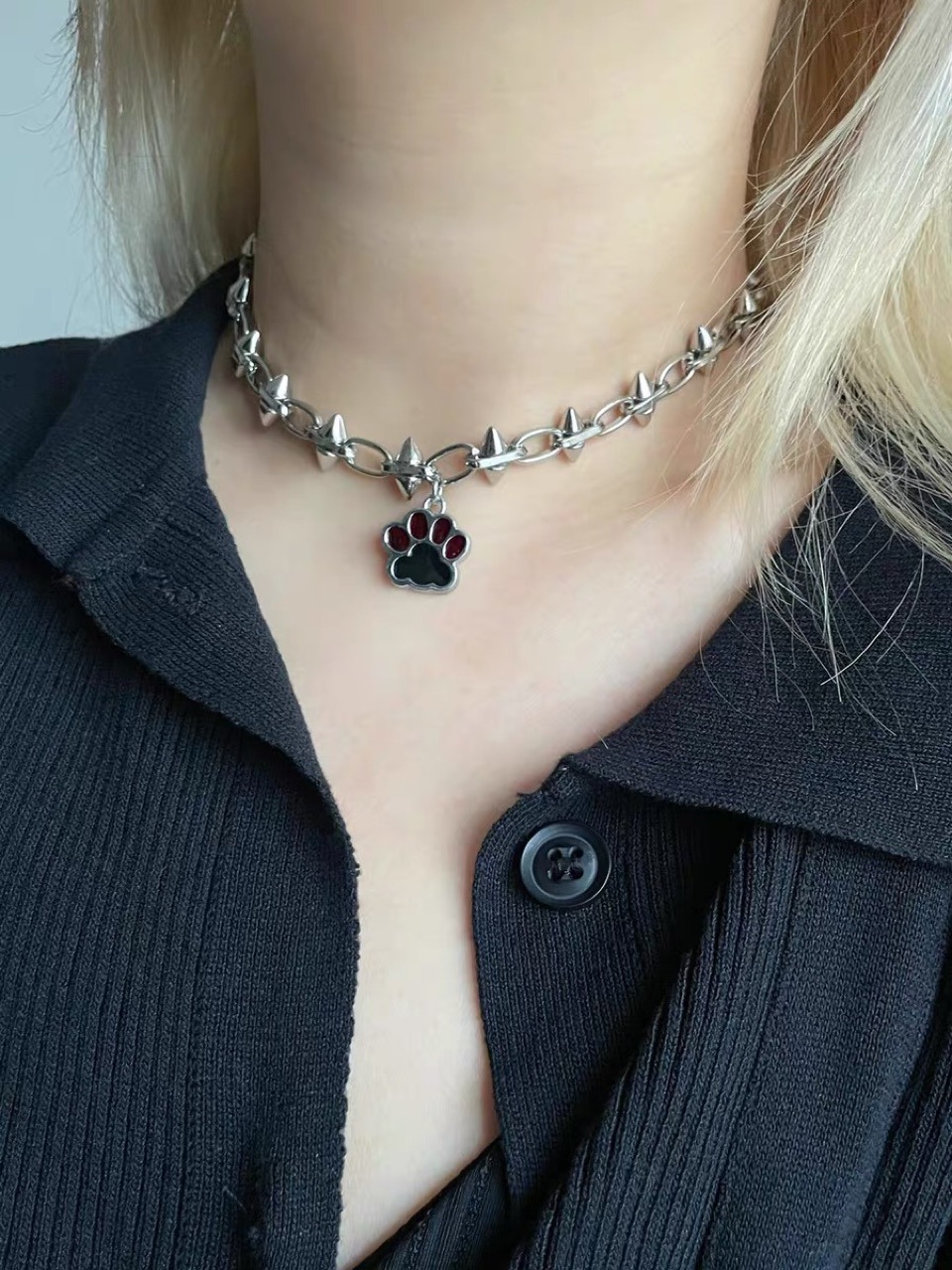 Luxury Jewelry Designer Jewelry Rebellious Meatball Cat Paw Rivet Necklace Y2K Hot Girl Dark Rock Punk Sweet Cool Red Black Ins Niche Versatile 01
