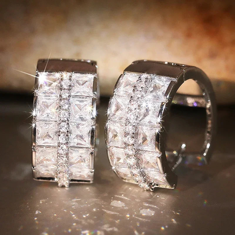 Huitan Dainty Chic Hoop Earrings with Cubic Zirconia Fashion Bright Ear Accessories Charming Party Jewelry for Women 250708