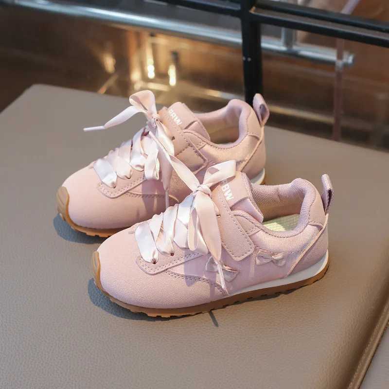 2025 New Girls Sneakers Pink Gray Versatile Childrens Sports Shoes Casual Spring Autumn Kids Fashion School Running Sneakers XJ250712