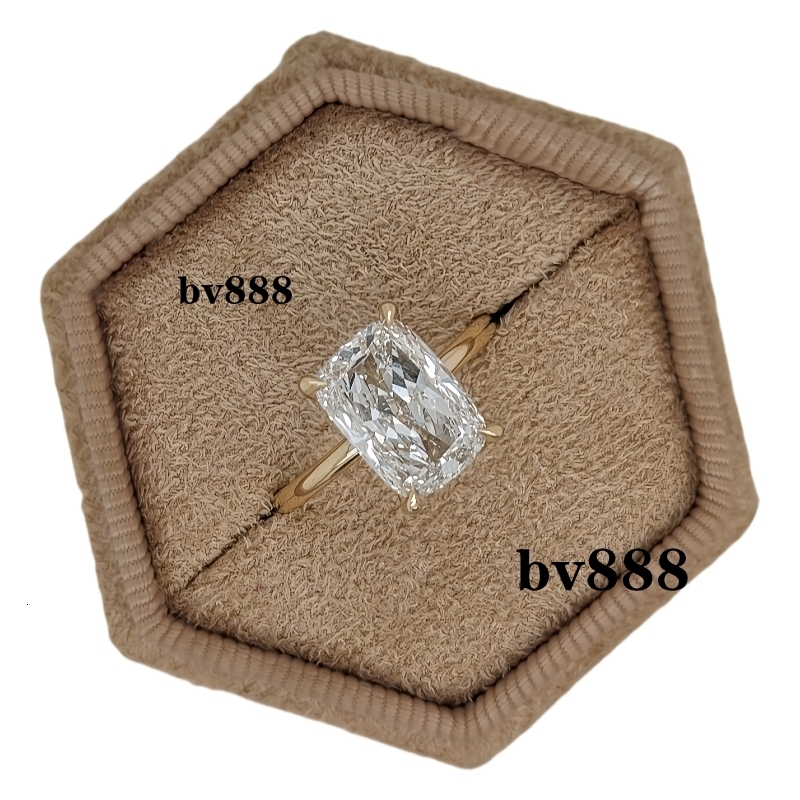 Jewelry 18K Yellow Gold Elongated Cushion Cut 4.0 Carat Lab Grown Diamond Solitaire Womens Gold Ring IGI Certificate Gold Ring For Women