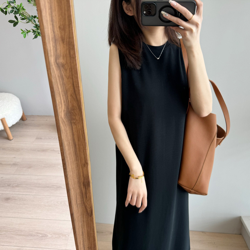 Summer new minimalist suit vest skirt with high-end color sense, vertical straight tube, no picky, loose sleeveless dress for women
