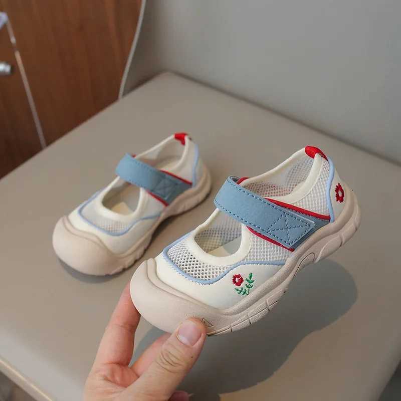2024 New Kids Girls Sport Shoes Versatile Hook Loop Cute Flowers Embroidery Summer Children Fashion Sport Shoes Wrapped Toes XJ250712