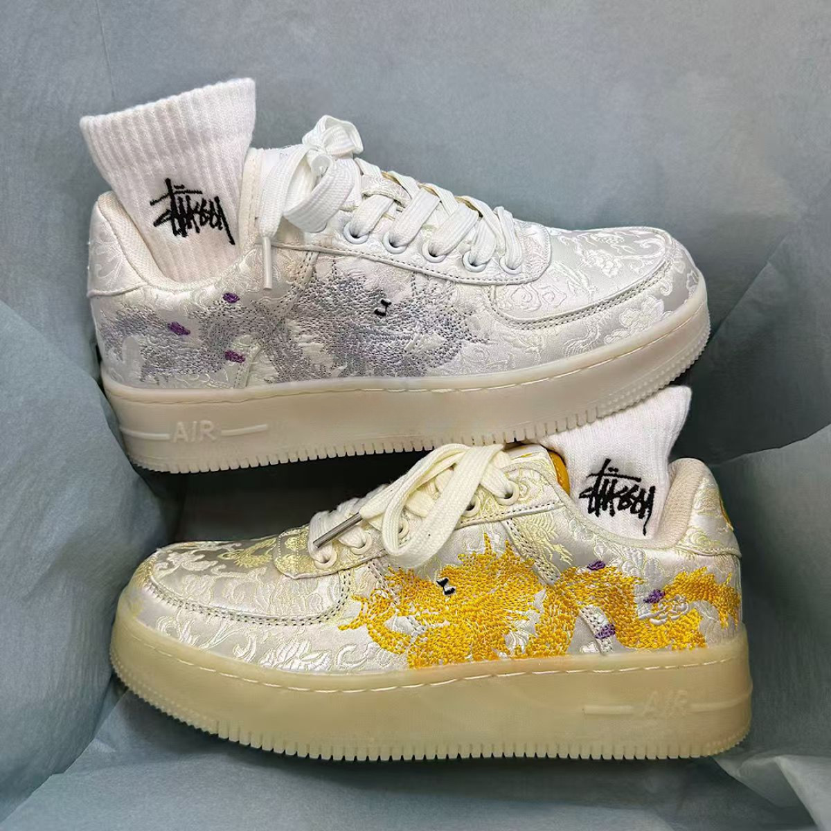 Designer free shipping Casual Shoes Silk board shoes couple design dragon pattern embroidery white shoes thick soled casual trendy shoes silvery