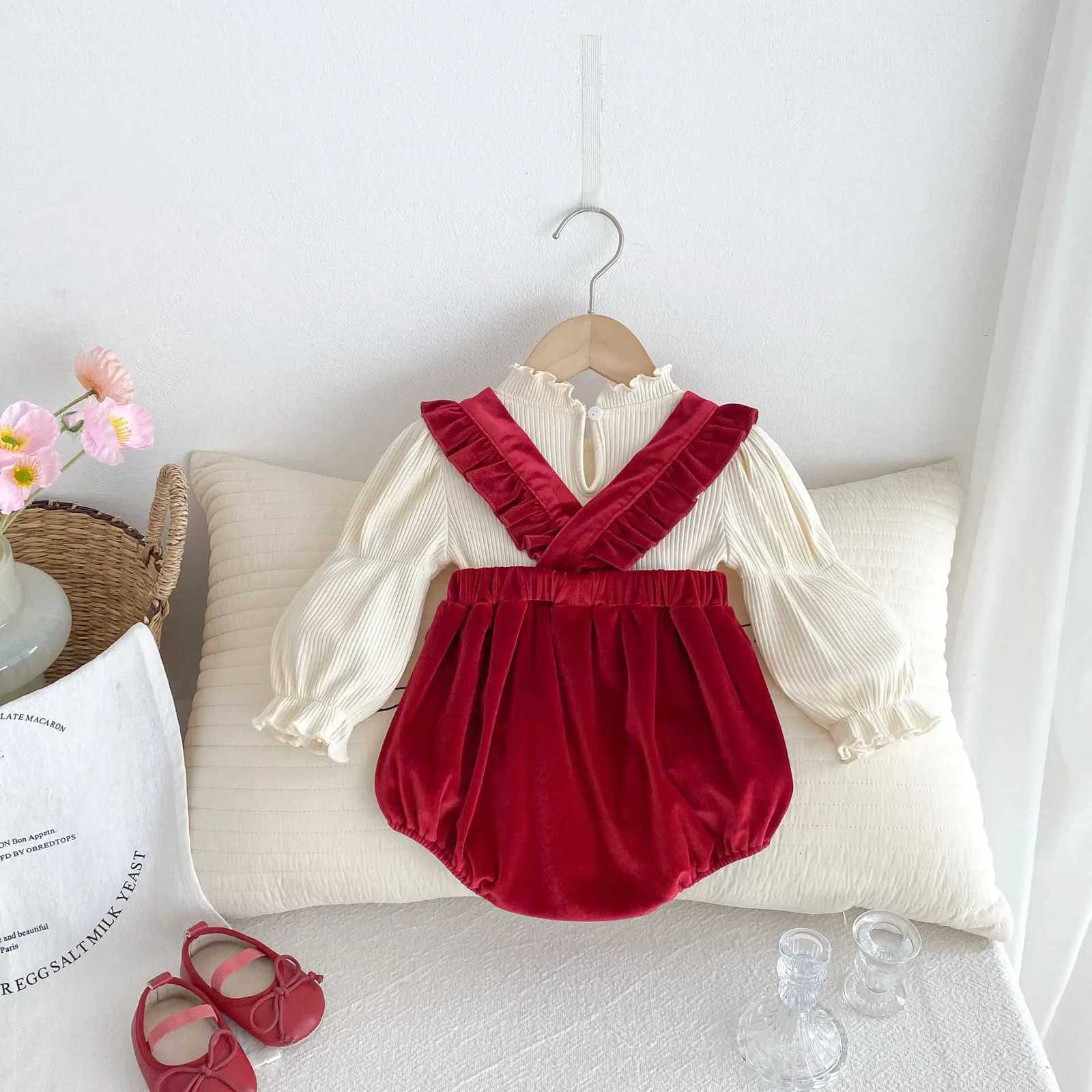 Cotton Red Velvet Romper Fake 2Pcs Ruffle Trim Bowknot Onesie 0-2Y Baby Girls Bodysuit Sleek Elegant Outfit Clothes for Girls XJ250712