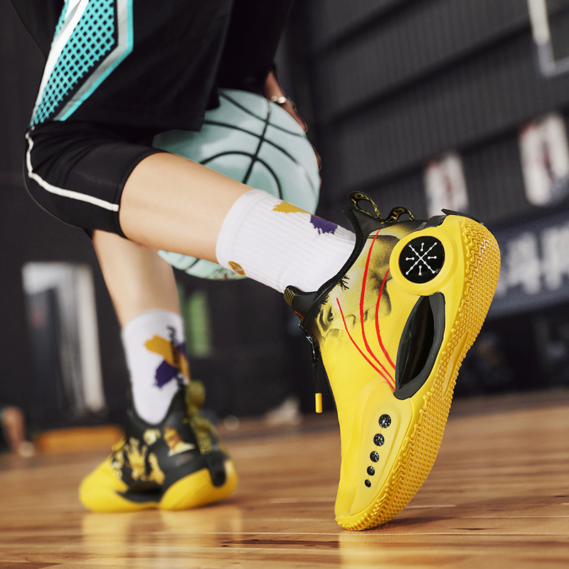 New Basketball Boots Men's Outdoor Sports Cushioning Anti-slip Basketball Shoes Breathable Sneakers