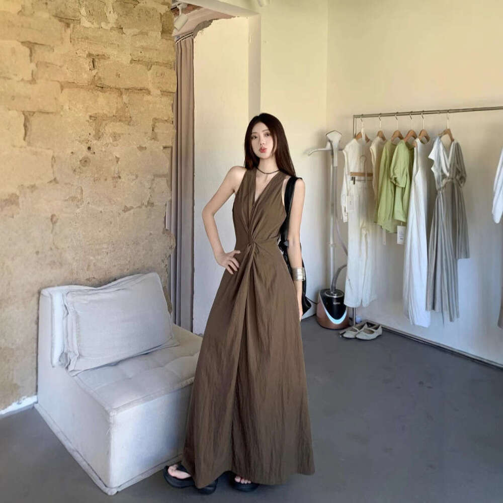 Beach Vacation French Style Halter Neck Strap Women's Summer New Sexy Elegant Waist-Cinching Long Dress B5