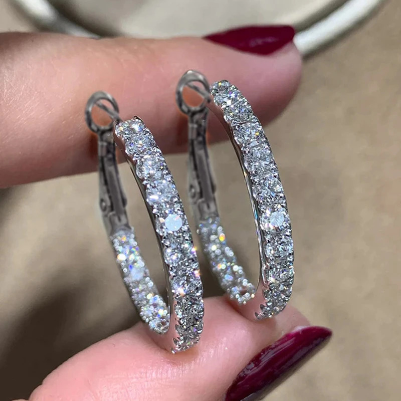 Huitan Classic Round Circle Hoop Earrings with Round Cubic Zirconia Exquisite Temperament Womens Earrings Jewelry Gifts 250708