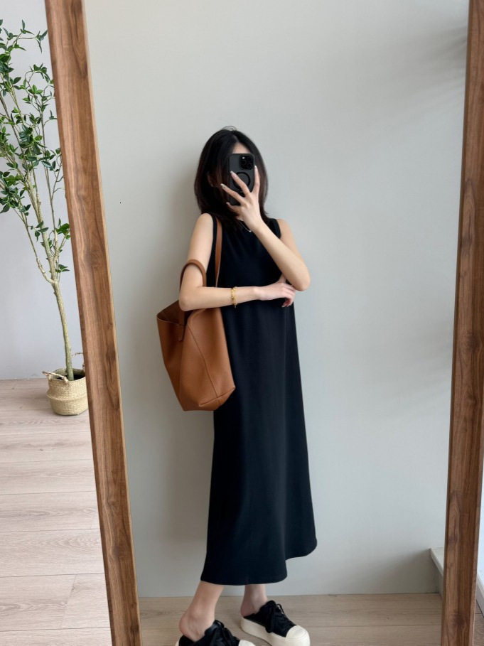 Summer new minimalist suit vest skirt with high-end color sense, vertical straight tube, no picky, loose sleeveless dress for women