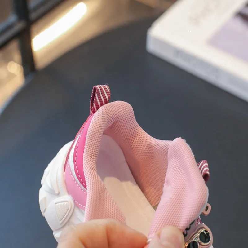 2025 Spring Autumn New Childrens Sports Shoes Breathable Mesh Shoes for Girls and Boys Soft Sole Slip-On Casual Shoes XJ250712
