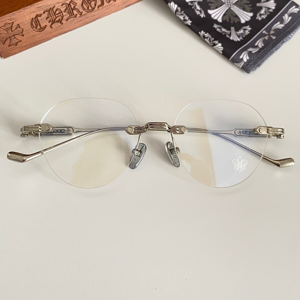 heartsglasse designer sunglasses for women men luxury glasses simple and elegant frameless frame fashionable unique suitable prescription chrome&acy;hearts II5O