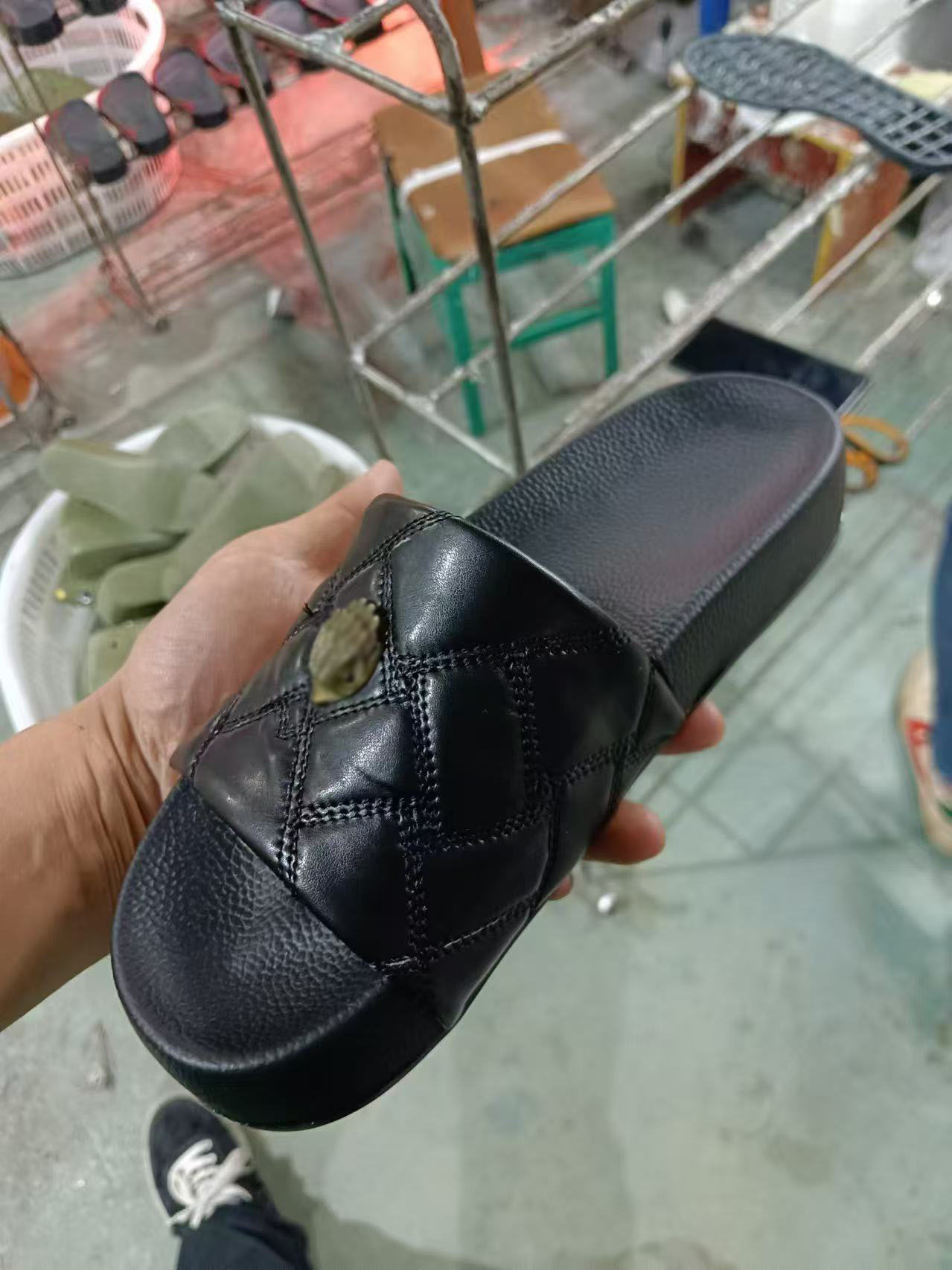Sandals Womenkurt Sandals Summer Slipper Kurt Shoes Fashion Casual Beach Sliders Luxury Rhinestone Rainbow Slipper Casual Classic Trend Sandals