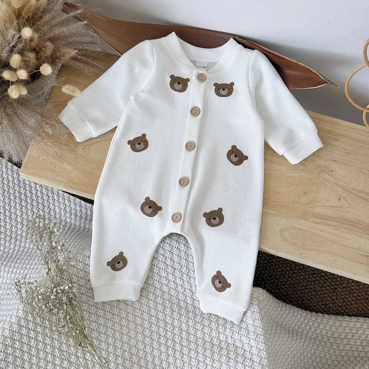 Baby Fashion Children Waffle Knit Baby Boys Romper Bear Print Snap Front Onesie 0-2Y Newborn Baby Girls Daily Outfit XJ250712
