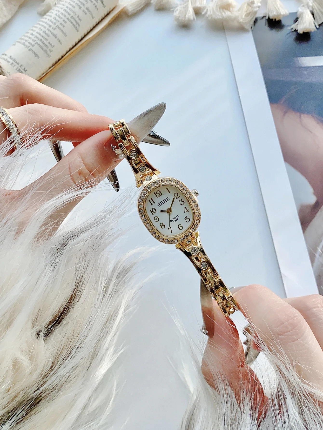 Watch Oval Diamond Inlaid Bracelet Wristwatch Female Fashion Quartz Clock Watches 250723