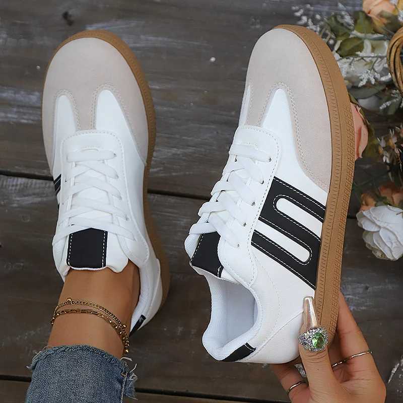 5 Black White Striped Flat Sneakers Women Lightweight Lace Up Sports Shoes Woman N Slip Breathable Casual Sneakers 2025 XJ250712
