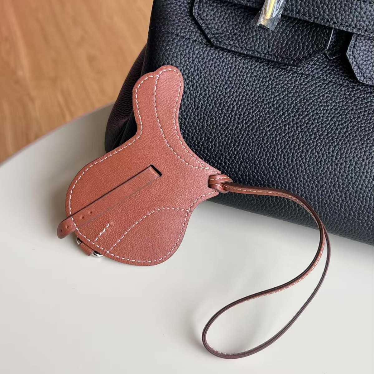 Lambskin Saddle Bag Charm Pendant Genuine Leather cessory Handmade Decorative Keychain L250928MNMP