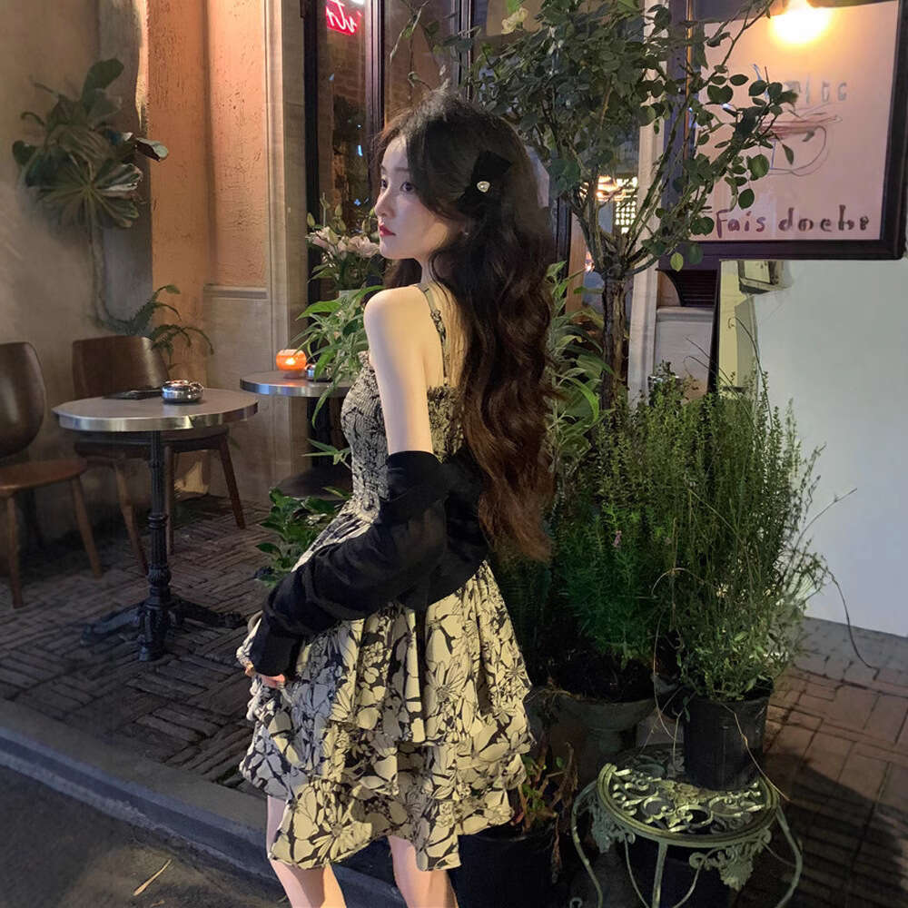 Pure Desire Style Floral Strap For Women Summer French High-End Elegant Cake Waist-Cinching Petite Short Dress B5