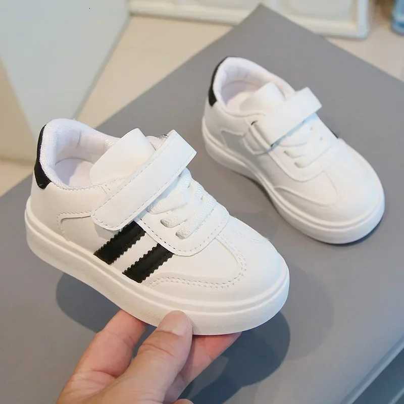 2025 New Fashion Kids Sports Shoes for School Boys Girls White Shoes Non-slip Soft Sole Children Casual Shoes Hook loop Trendy XJ250712