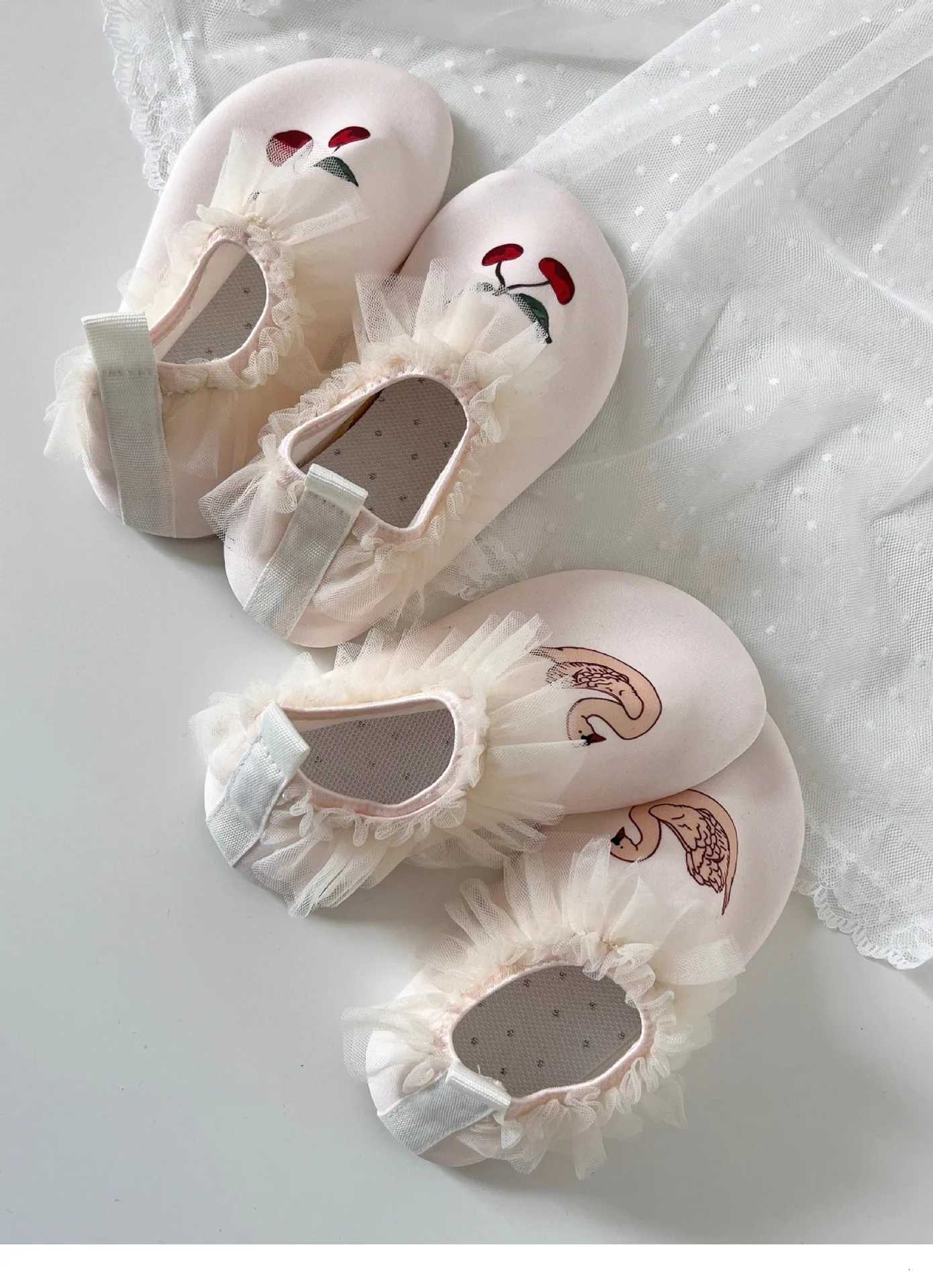 Toddler Kids Swim Water Shoes Non-Slip Quick Dry Barefoot Aqua with Cute Prints Baby Girls Boys Beach Pool Surfing ShoesXJ250712