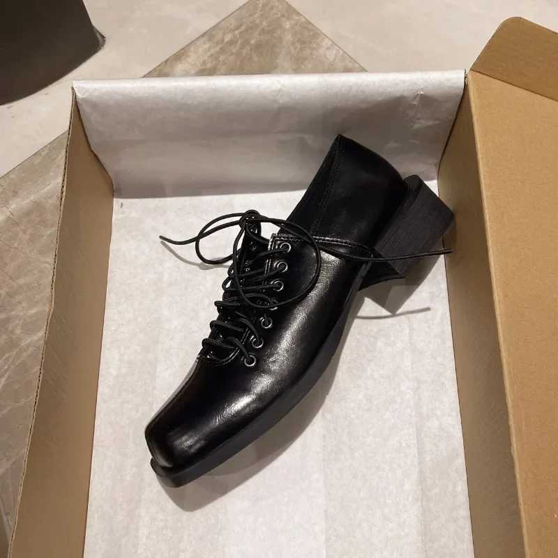2025 Spring and Autumn Womens Solid Color Low-top Shoes Fiable Trendy Casual Mid-mouth Lace-up Design Low-top Shoes XJ250712