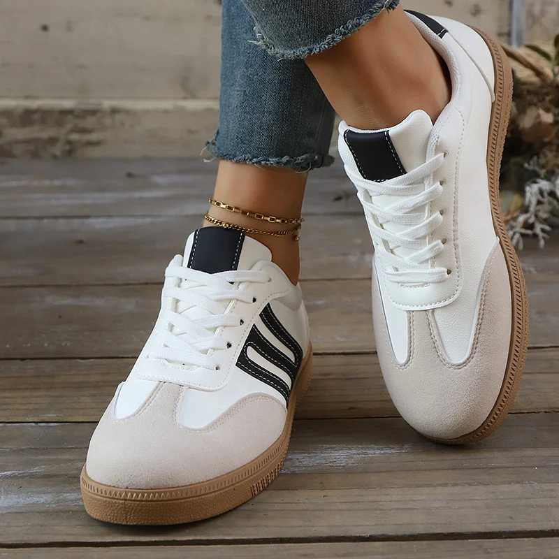 5 Black White Striped Flat Sneakers Women Lightweight Lace Up Sports Shoes Woman N Slip Breathable Casual Sneakers 2025 XJ250712