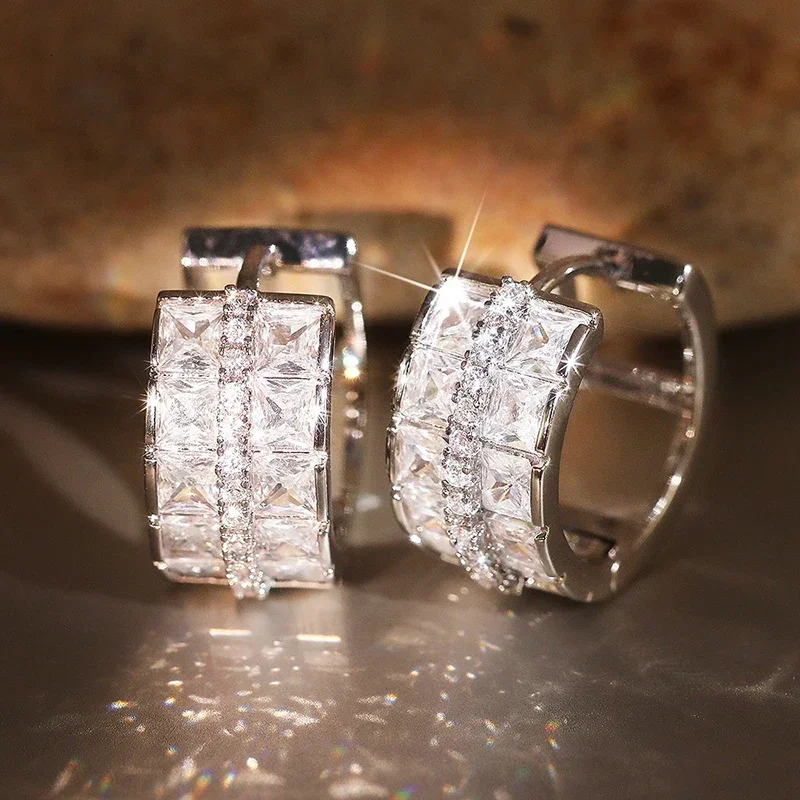 Huitan Dainty Chic Hoop Earrings with Cubic Zirconia Fashion Bright Ear Accessories Charming Party Jewelry for Women 250708
