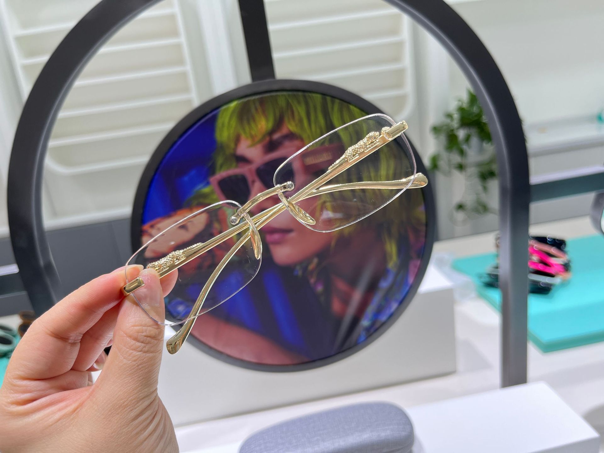 Designer Luxury Glasses, Frameless Sunglasses, Suitable For Both Men And Women, Small Square Sunglasses, Street Style Trendy UV Protection Glasses