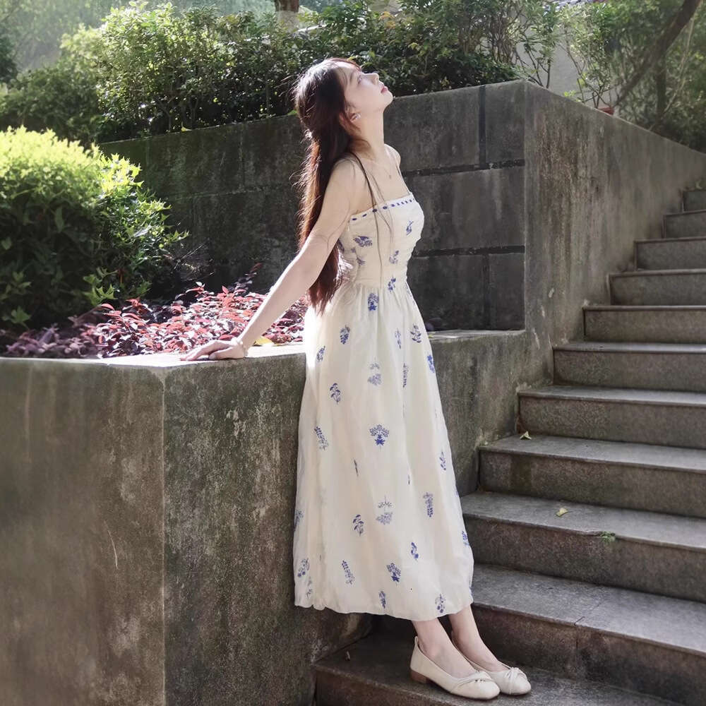 Summer New French Style First Love Gentle Temperament Blue Floral Strap Waist-Cinching A-Line Long Dress For Women B5
