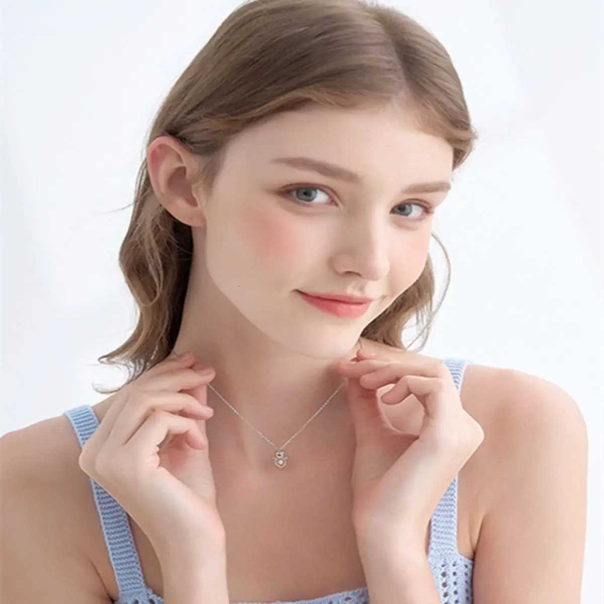 Sanrio Cartoon Sanrio Hello Kitty Crystal Pendant Necklace Adjustable Size Alloy Collarbone Chain Female Fashion Accessories Gift w250716