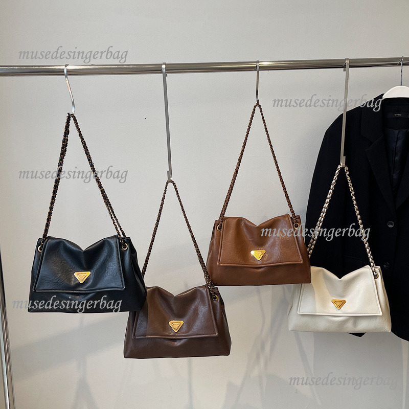 Luxury Brand Designer Bag (Designer Triangle Bag) Large Capacity Stylish 2024 New Trendy Women's Crossbody Bag Commuter Chain Shoulder Tote Bag